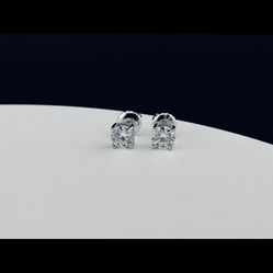 5mm Moissanite Studs