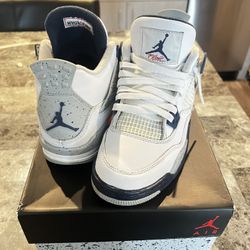 Air Jordan 4 Retro GS Midnight Navy Size 6