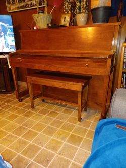 Oak Wood Piano