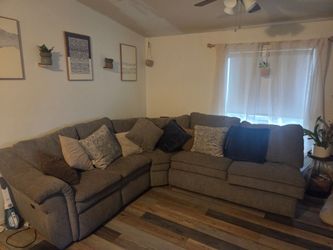 Couch  LA-Z-BOY $200 OBO