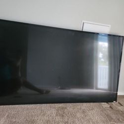 60" Vizio like new great TV 
