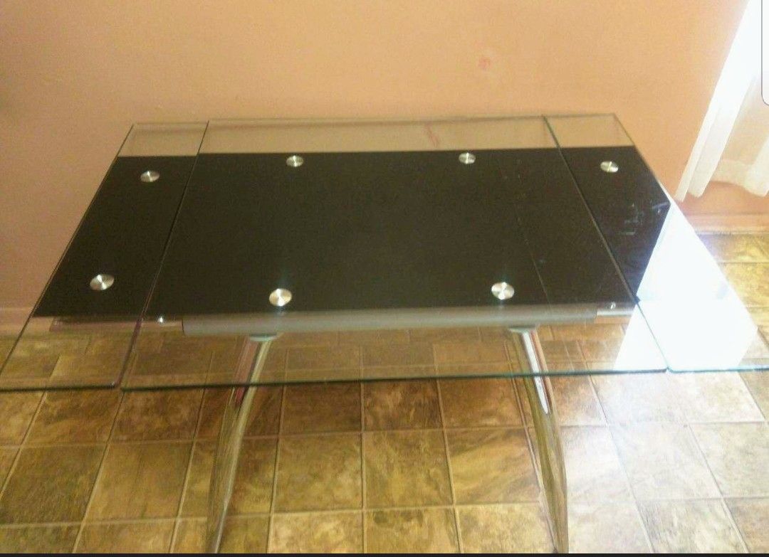 Very Nice Glass Kitchen Table .. Delivery Available !!