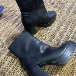Botas Para Mujer $10 Talla 8 