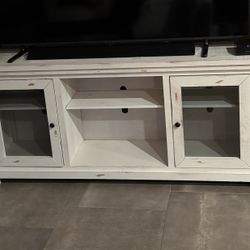 TV stand. White Rustic Wood