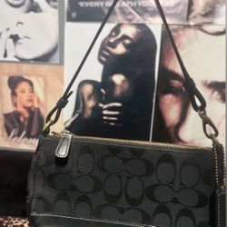 vintage coach shoulder demi bag 