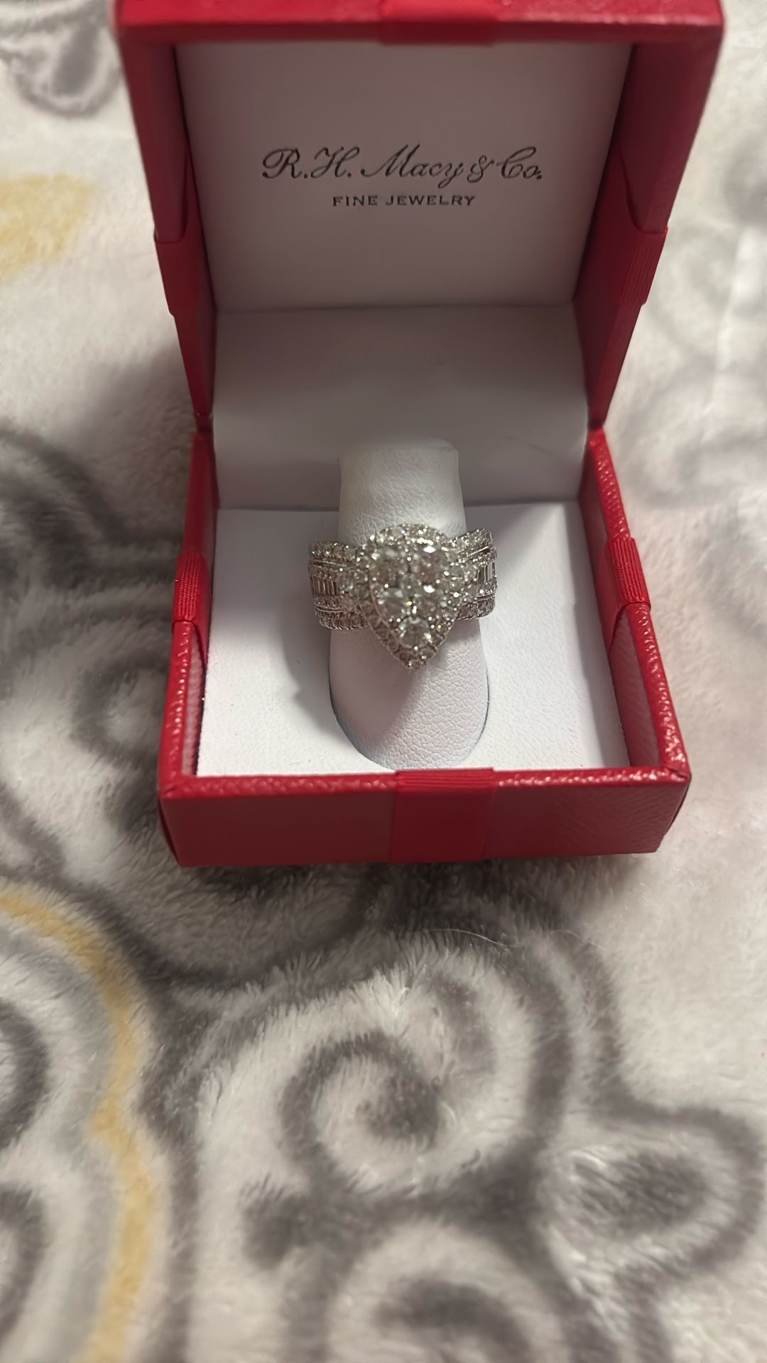 10k White Gold Diamond Ring Size 6