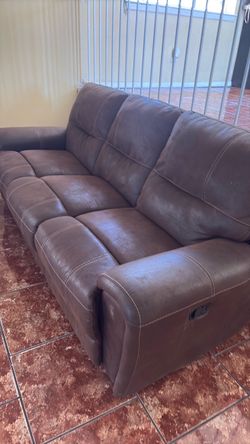 Sillones de verdadera piel reclinables y el chico también mesedora mesedora
