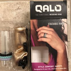 Ring size 7 triple or single band use Qalo .