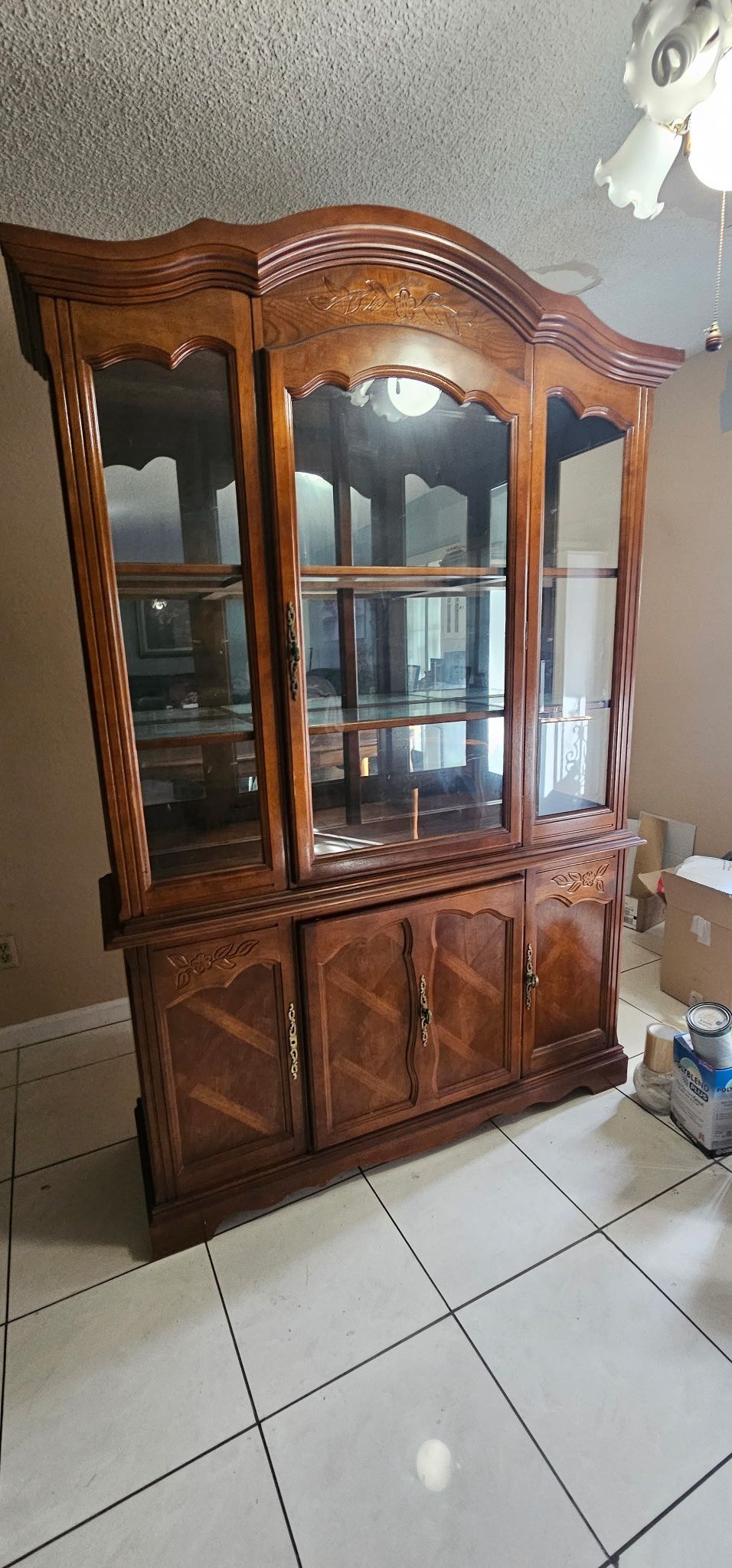 BEAUTIFUL ANTIQUE CHINA CABINET