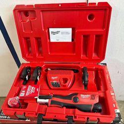 Milwaukee M12- logic press tool