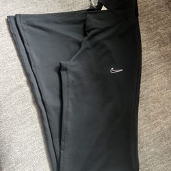 Nike Flared Leggings NEW! 