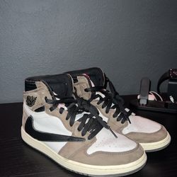 Jordan 1 Highs Travis Scott Size 9 