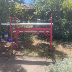 Rolling Scaffold And Telescoping Aluminum Plank