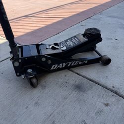 Daytona 3-Ton Heavy Duty Steel Ultra Floor Jack