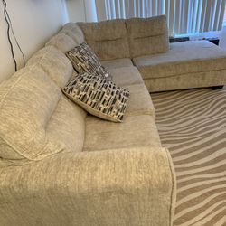 Couch/ Sofa