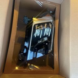 2018-2021 FORD EXPEDITION HEADLIGHT RIGHT SIDE  ONLY  OEM