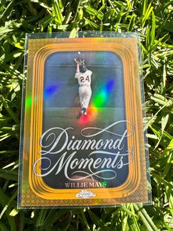 2026 Topps Chrome Diamond Moments Willie Mays Gold Refractor /50 SF Giants