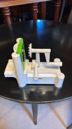 Deluxe Spiral Cutter