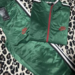 Nike 2pc