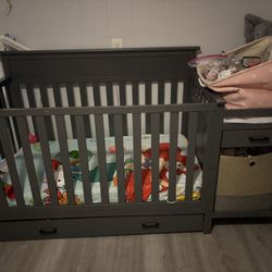 Crib With Mattress And changing Table 