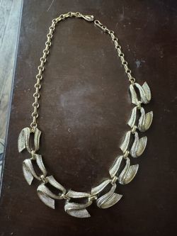 ✨ Vintage Gold-Tone Link Necklace – 16.5” Statement Piece ✨