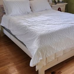 Queen Bed & Dresser with Night Stand