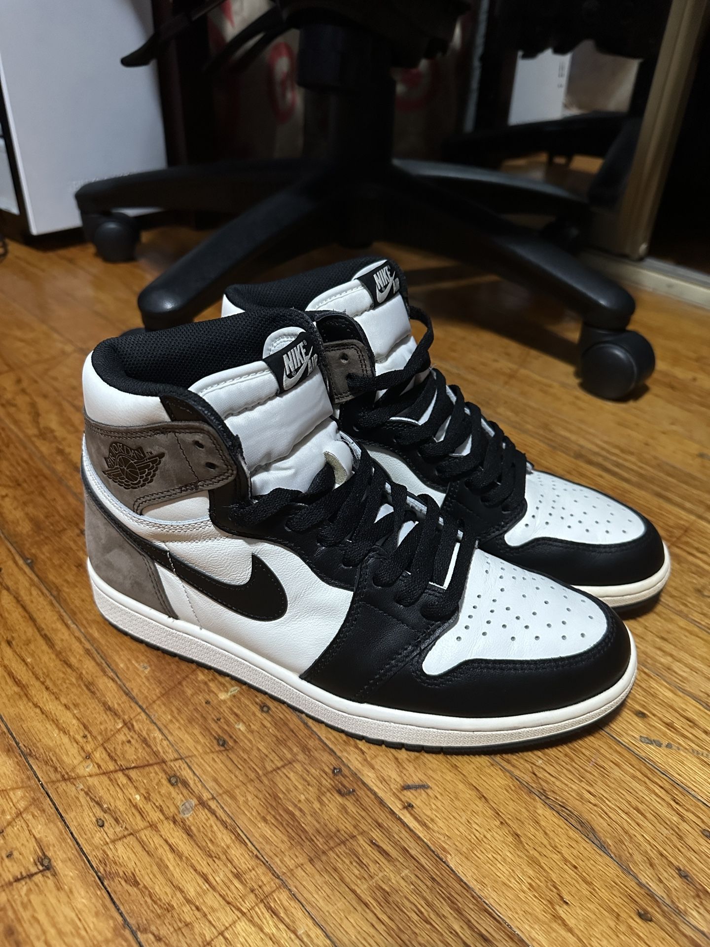 Air Jordan 1 High Mocha sneaker