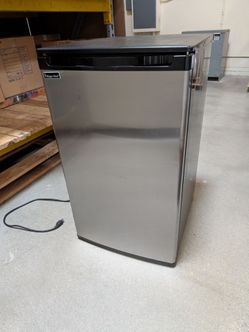 Small magic chef refrigerator