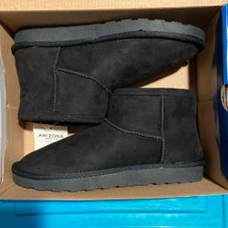 New Women’s Boots Size 7
