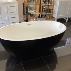 Royal 59” Freestanding Matte Black Tub