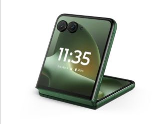 Trade only read Description Please Motorola Razr Ultra 2025 in PANTONE Scarab