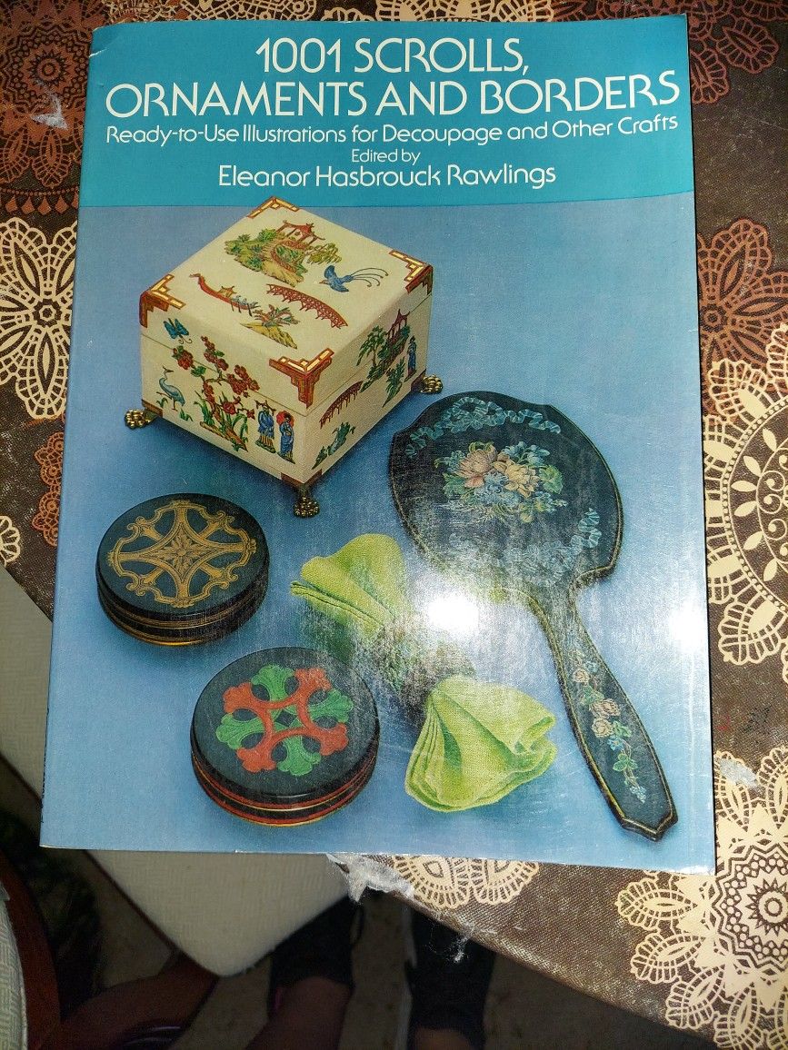 BOOK ......1001 Scrolls Ornaments And Borders