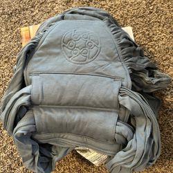 BRAND NEW LILLE Baby dragonfly wrap Carrier 