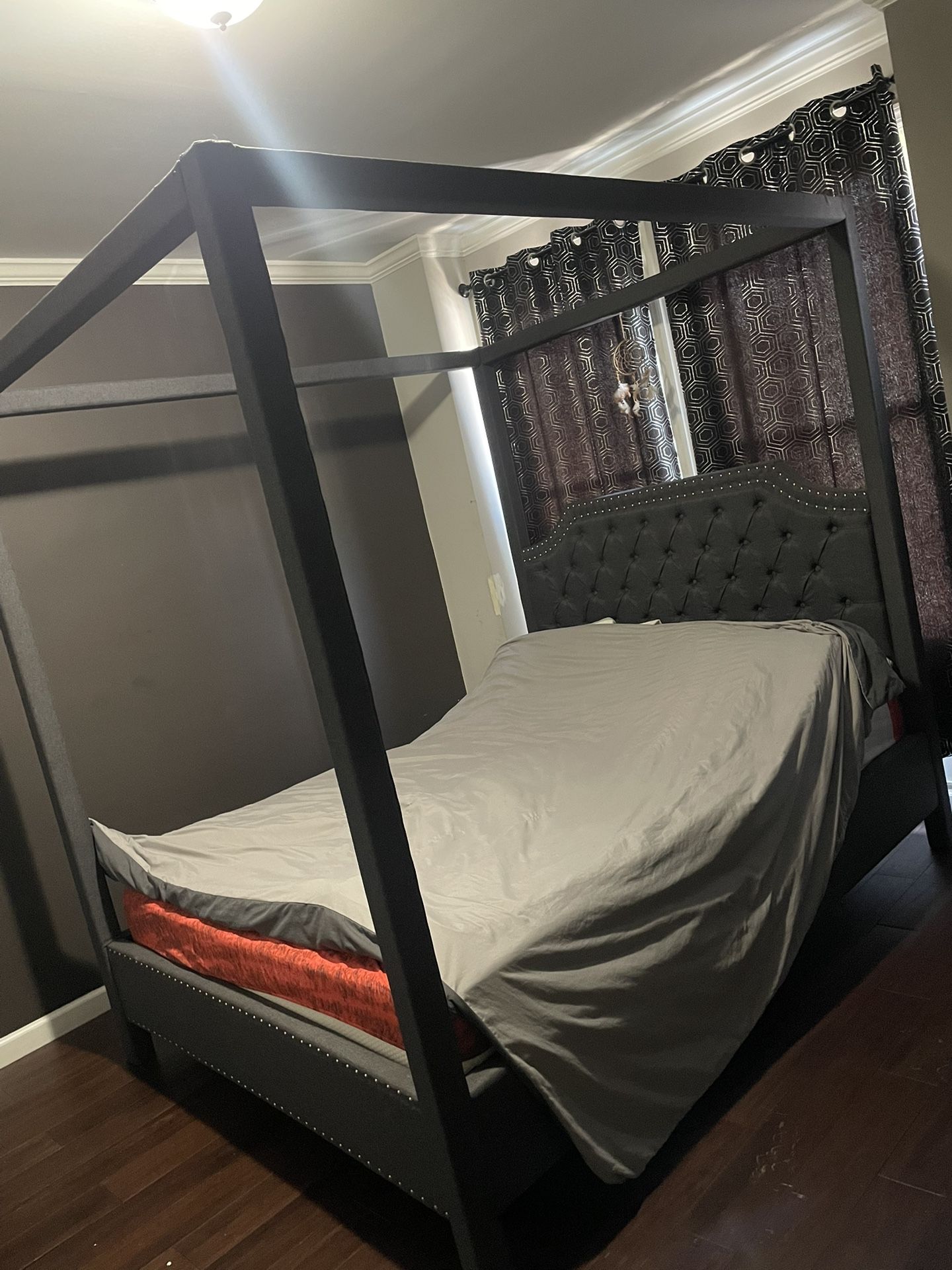 TUFTED QUEEN BED FRAME