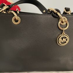 Authentic Michael Kors - Cynthia In Black Leather 