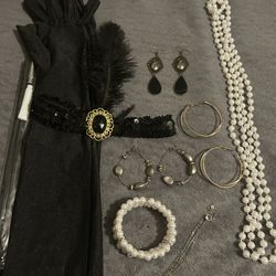 Bundle Of Jewelry 