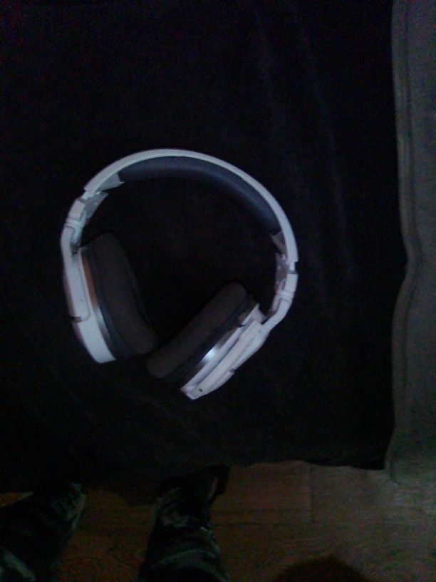 White Elite Turtle Beach Headset For 75$