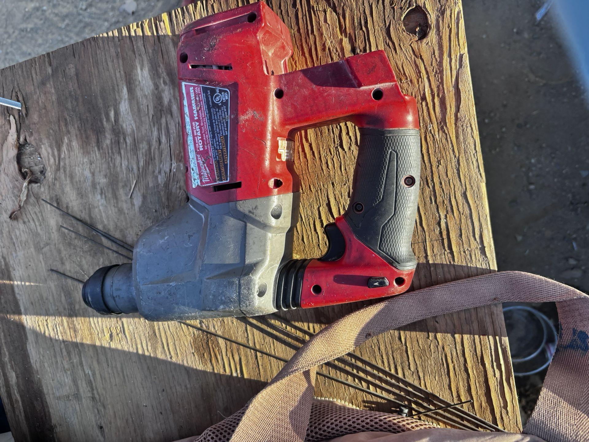 Milwaukee 1”sds Rotary Hammer