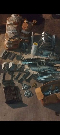 Big lot of Simpson connectors, components and hangers