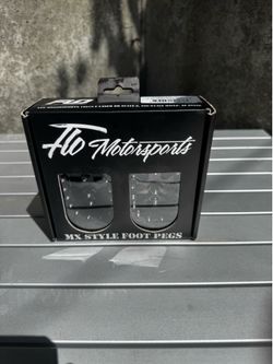 FLO foot pegs