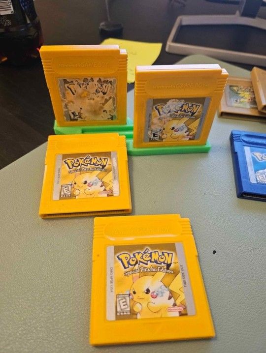 Pokemon Yellow GbC ****AUTHENTIC***