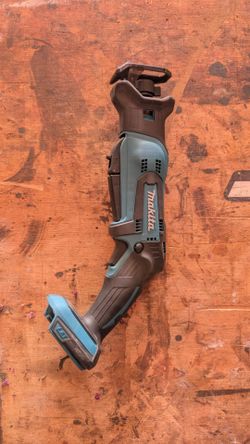 Makita Compact Reciprocating Saw XRJ01
