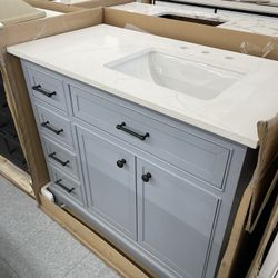 Bathroom vanity cabinet 42” full Oak Quartz top with sink