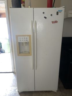 White fridgerator