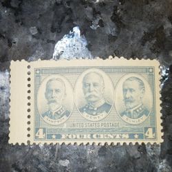 U.S. STAMP 4c ARMY-NAVY - VF-XF - MINT -