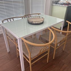 Kitchen Table And 4 Chairs 