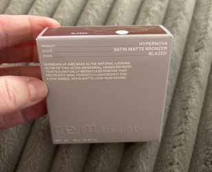 NEW R.E.M. BEAUTY HYPERNOVA SATIN MATTE BRONZER IN BLAZED FULL SIZE $12!!