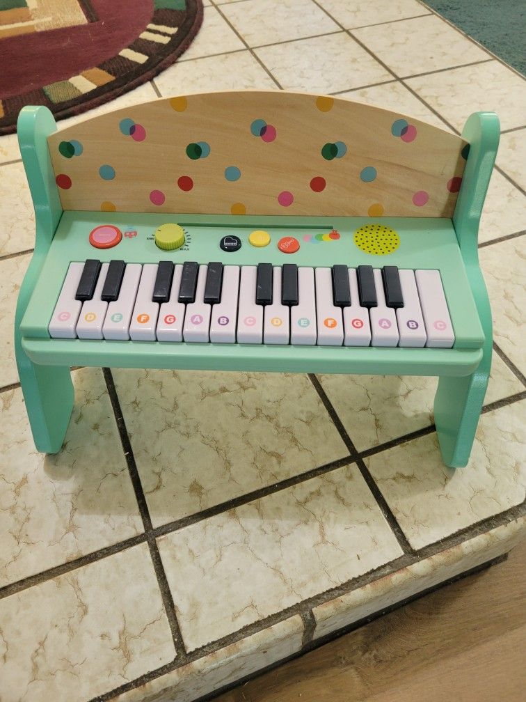 PIANO, GIGGLESCAPE Musical Instrument For Toddlers SEE DESCRIPTION