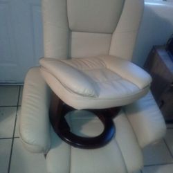 Argus Swivel Recliner 