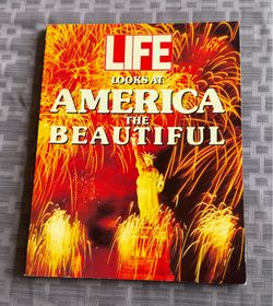 Vintage Special Edition Magazine “Life Looks at America the Beautiful”